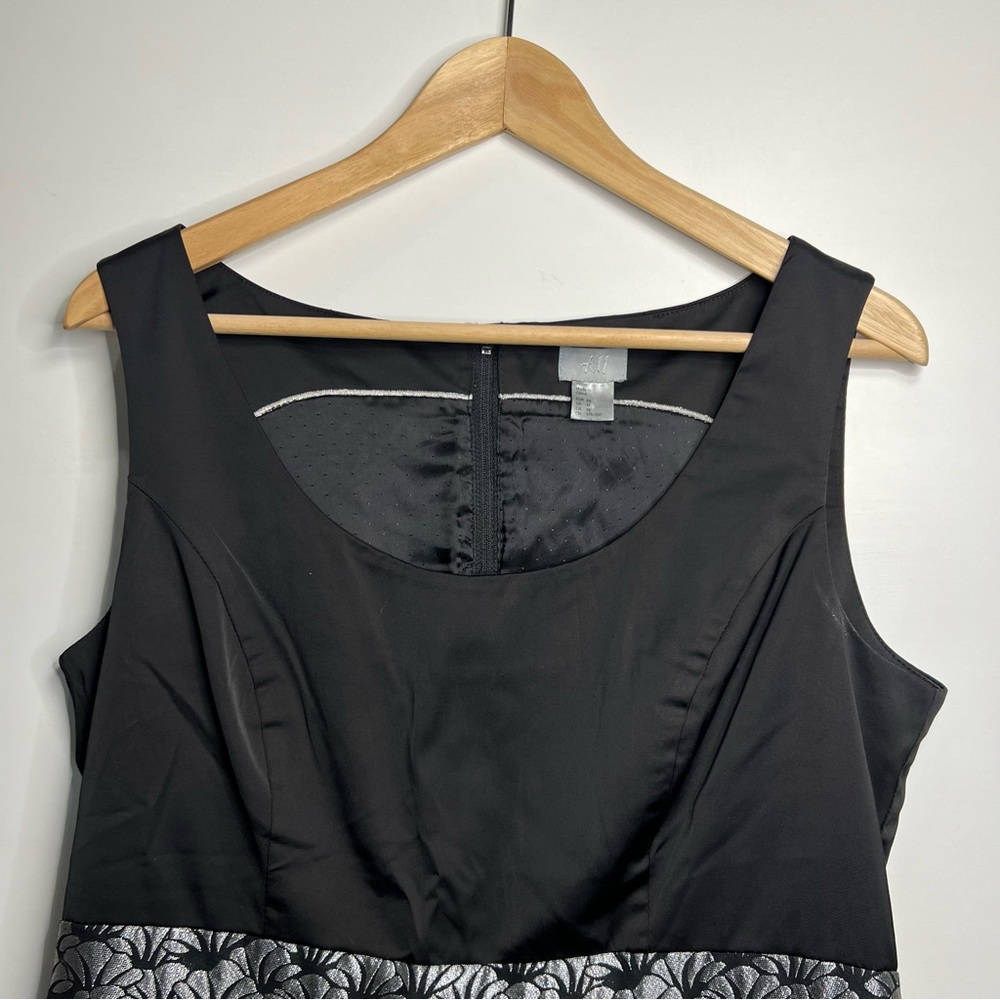 H&M Black Dress with Silver Pattern - Picture 4 of 16